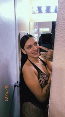Sexy and Petite With A Fat Booty 😍🤤😚