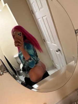 Good evening! Stay dry! In Fremont! 2/6 available after 9! DFK & DATY included!