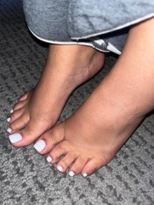 🍑 Big Booty Latina 🍑 | 100% Real Pics | AVAILABLE NOW