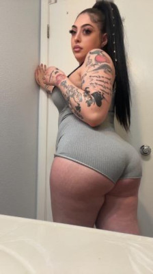 pictures taken right now at 5:51 PM sexy horny Mexican Hawaiian young clean pretty pink kitty car play and outcall