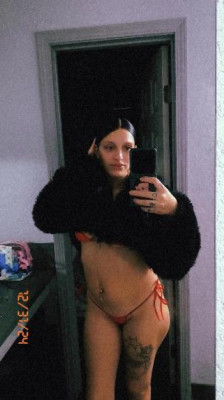 Taking Bookings Be there at 4pm !Sexy and Petite With A Fat Booty 😍🤤😚
