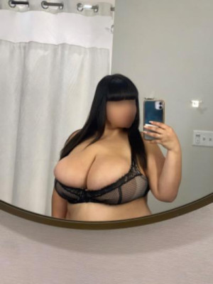 4'11 Busty & Voluptuous Latina 💕 Incall / Outcall Available 💕 Cash Only