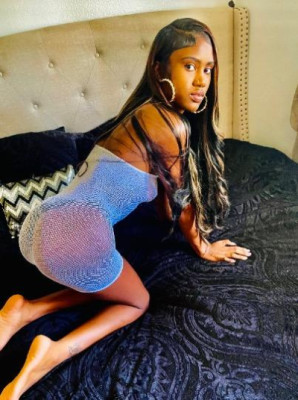 OUTCALLS AND CAR FUN AVAILABLE 🚗🥰