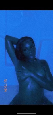 😘hey babe im moneaa can i suck 😋😝 your dick 🍆💦