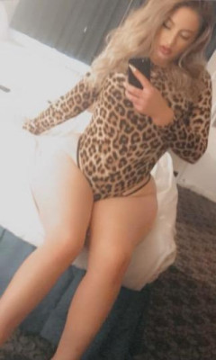 Sexy Curvy Beauty