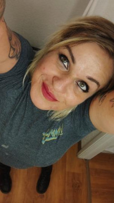 valentines day special hit me up