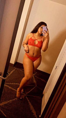 Sexy Bombshell weekend specials