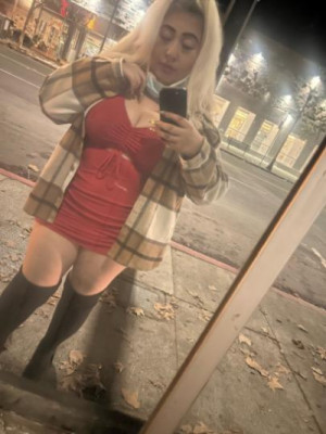 Big booty blonde 🍑 WATER WORKS💦💦REAL💯Ready now⏰