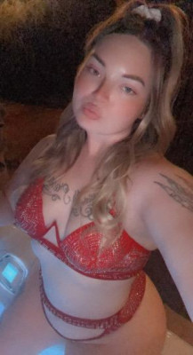 Sexy💕 curvy🥰 German doll ready to serve your every want and need!!!!😊😊