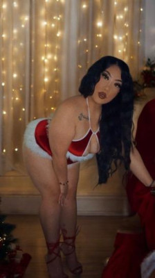 Meet Ling! Your Enchanting Companion. 💋