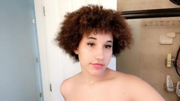 AVAILABLE FOR OUTCALLS/CARDATES