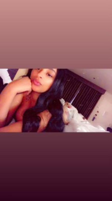 mercedes 💚 bubble butt hottie😋