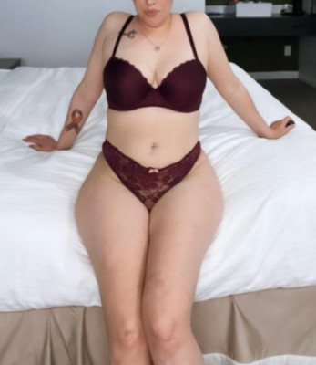 Let me be your escape in Bakersfield❤