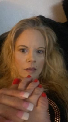 Ur 50 inch hips naughty milf/gilf Facetime shows available 24/7😘