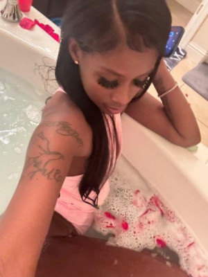 EXOTIC Pretty N Petite 😘 TEXT ME & make a SPLASH with Daisyyy 💦🌼 (INDEPENDENT)