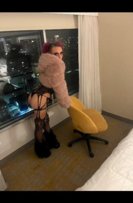 hey baby im ready to have some fun come see me💌⭐