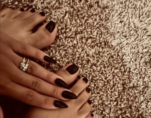 come worship my ass and feet i live subs