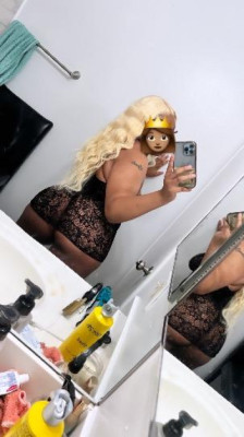 Hey its lanae...I'm charming,sexy and crazy How bout you text me, i know how to have 💦freaking fun .