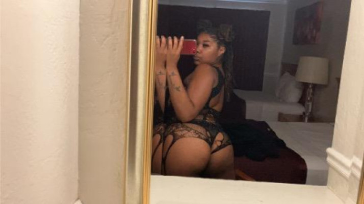 💋😘wanna bend me over and make me wet 😩😩