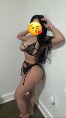 Latina culona y joven 100% real
