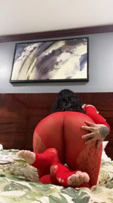 Hello daddy, my name is Mia and I'm eager to meet you and spend a pleasant moment with you, I'm new in the state, let me have a good time with you, you won't regret it 😋💋