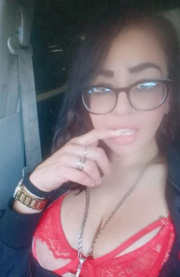 Let ME b your GF 2nite !!