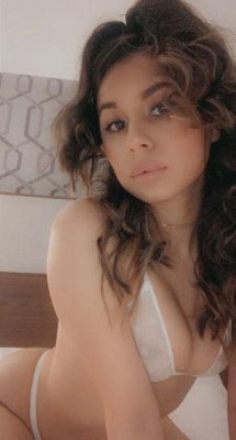 ✨✨Sweet, Petite Latina Treat Ready to Play✨✨ Highly Reviewed📍100% Real✔
