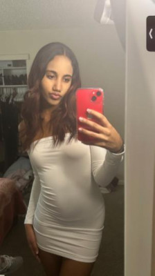 petite latina 😋 outcall