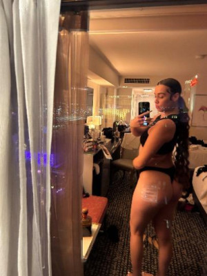 TALL ATHLETIC BABE ;)