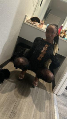 🥰 sweet and petite 🍬💋