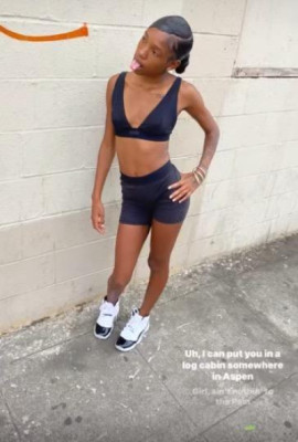 WET JUCIY PUSSY🍑💦