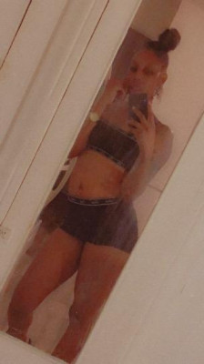 im new here , come show me a good time!! 🙂💜