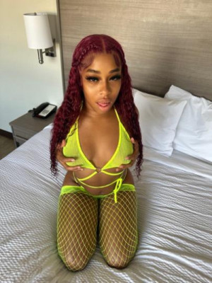 Sexy thick tight pussy star