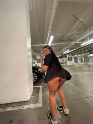 Available for Outcalls and CarPlay 🚗💋