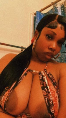 Curvy Jamaican Squirt / Deepthroat QUEEEN 💦