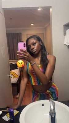 Fun with Passion & Peaches👩🏾👩🏼💋