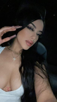 pretty and petite🍭💦