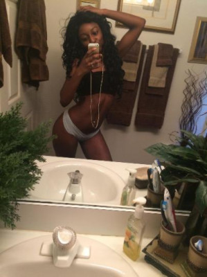 OUTCALLS!!! Discreet, REAL Petite, CHOCOLATE🍫 TREAT!!